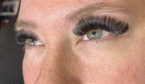 las vegas strip eyelash extensions.